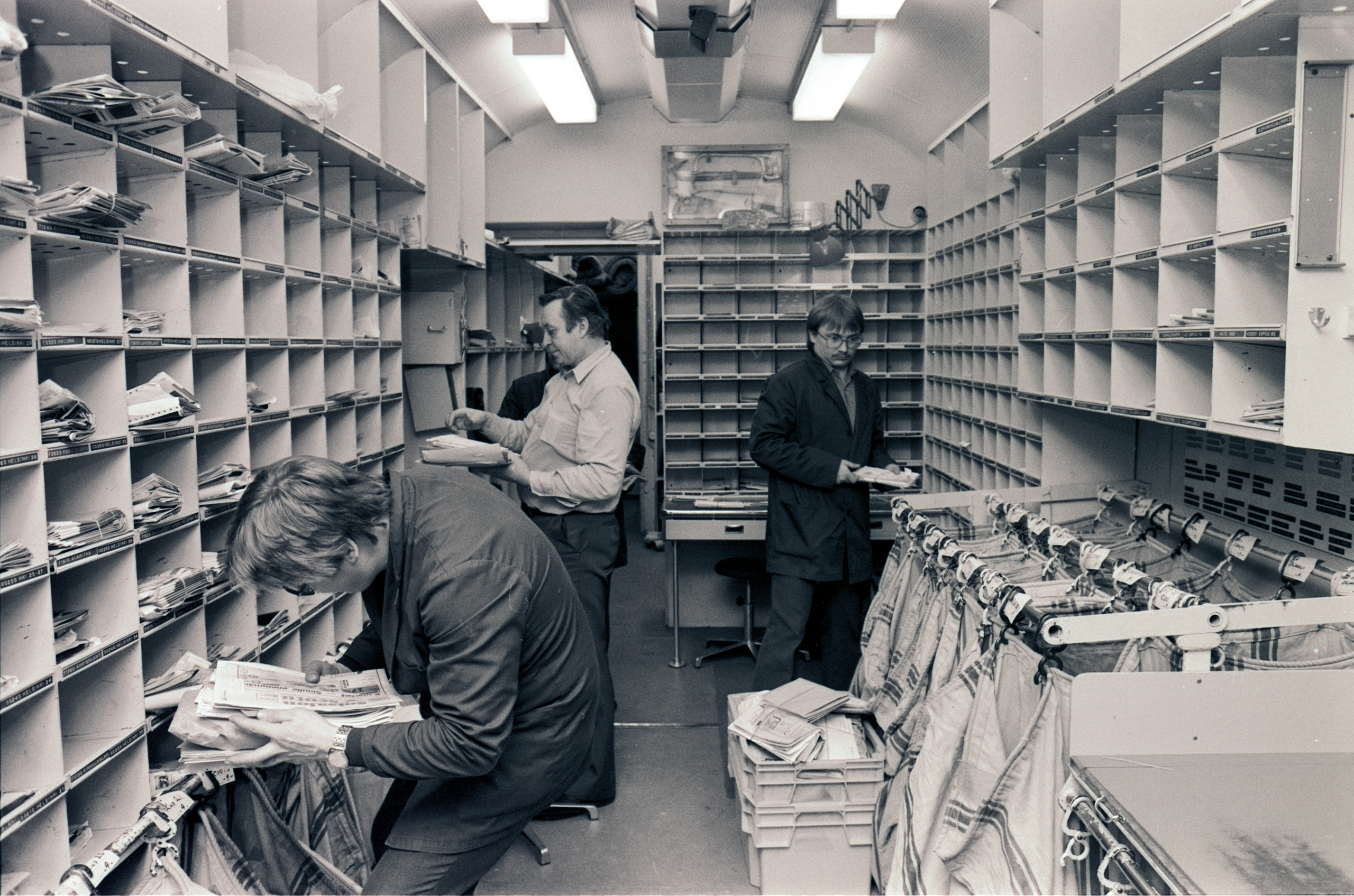 Mail starts moving by rail